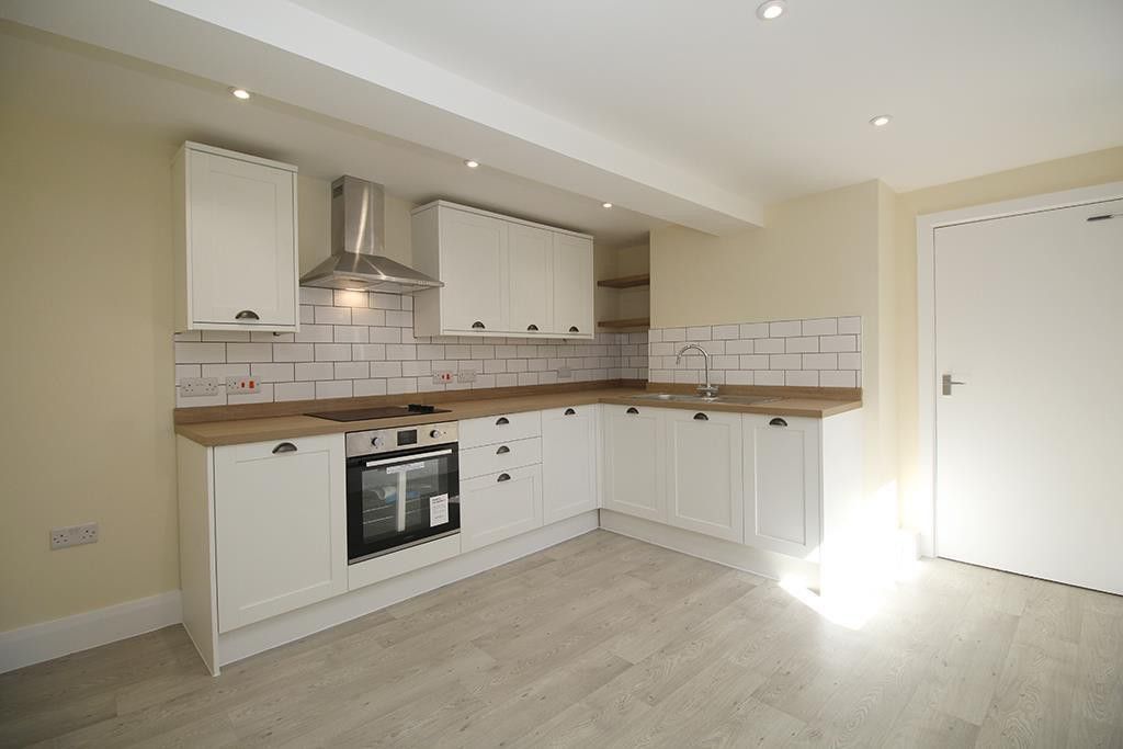 Property photo 3 of 39 Kitchen