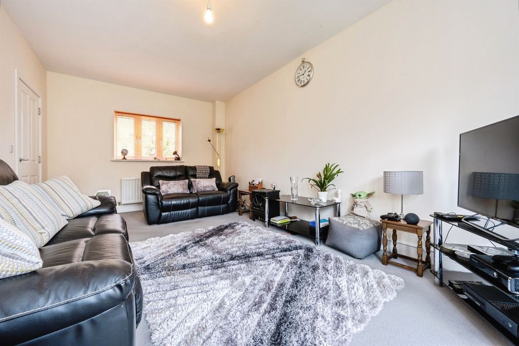 Property photo 3 of 17