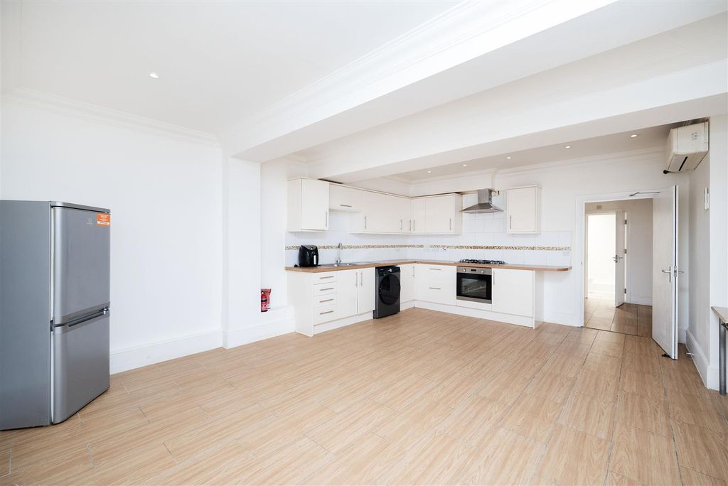 Property photo 2 of 11 P03 (54).Jpg