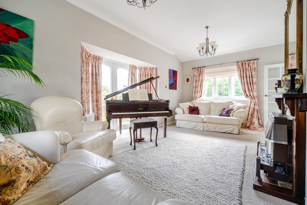 Property photo 2 of 23 1325949-31-688A38...