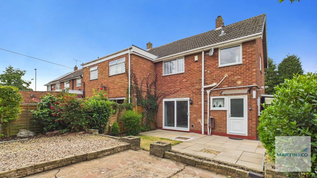 Property photo 3 of 12 Cam03663G0-Pr0178-Still011