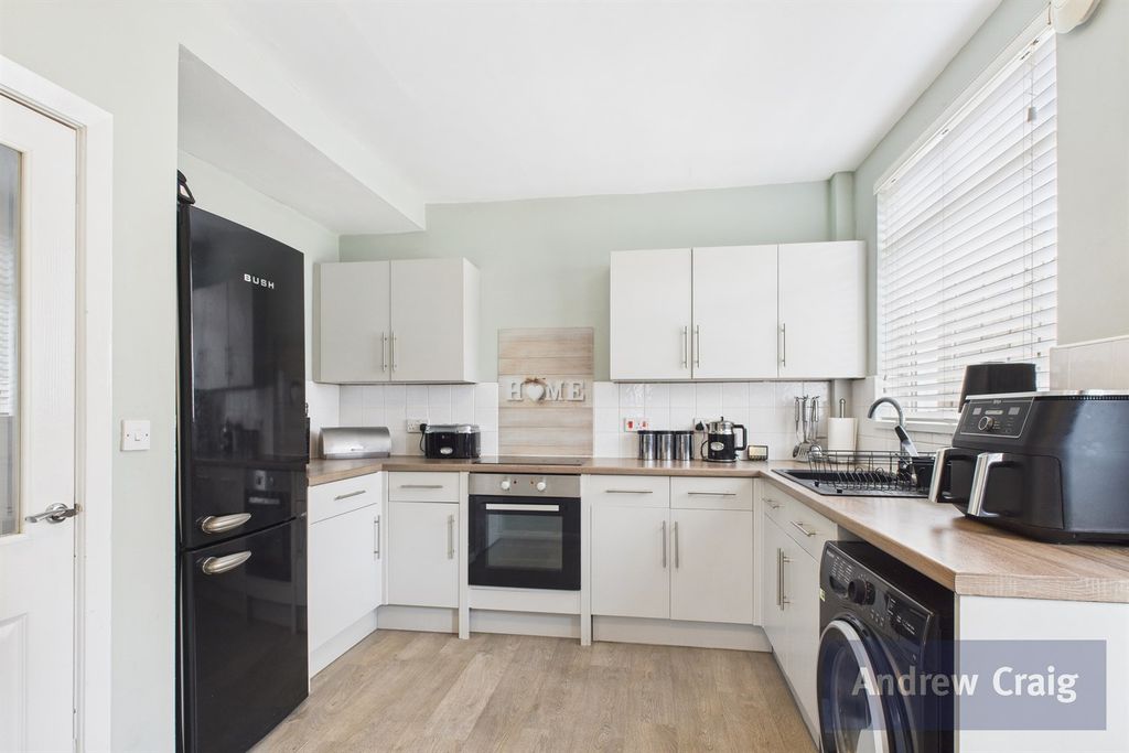 Property photo 2 of 17 Kitchen Diner