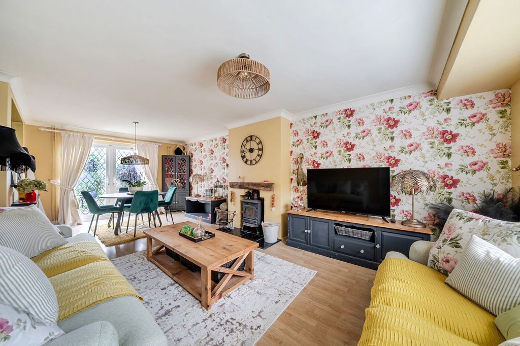 Property photo 2 of 20