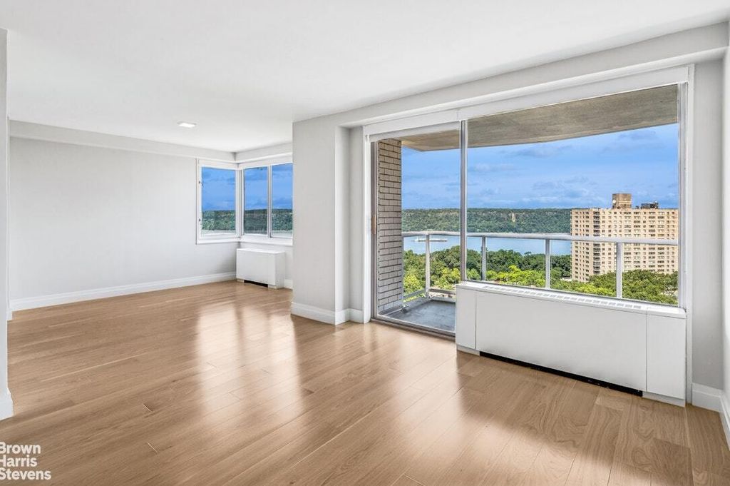 Property photo 3 of 12 <Alttext/>