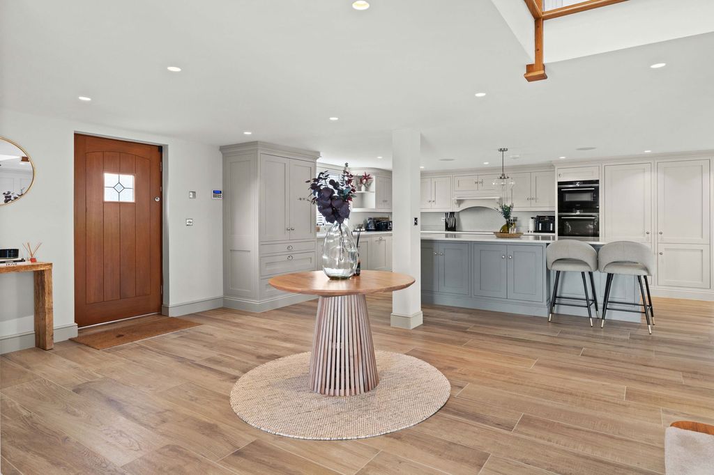 Property photo 2 of 55