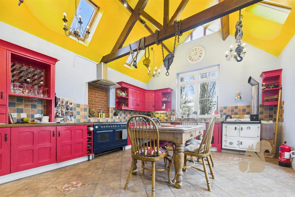 Property photo 3 of 60 Kitchen Bungalow