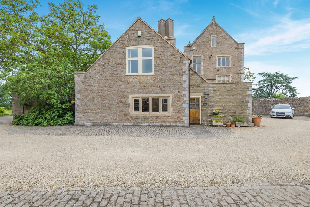 Property photo 1 of 25
