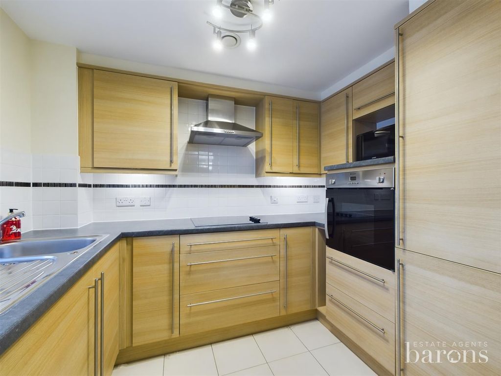 Property photo 2 of 10 Cam01093G0-Pr0473-Still001.Jpg