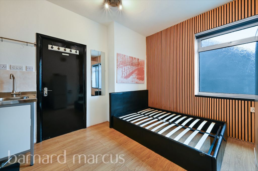 Property photo 2 of 7 Bedroom