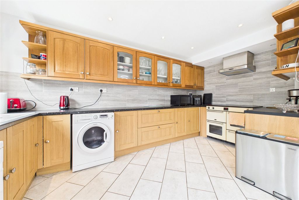 Property photo 2 of 18 Picture No. 69