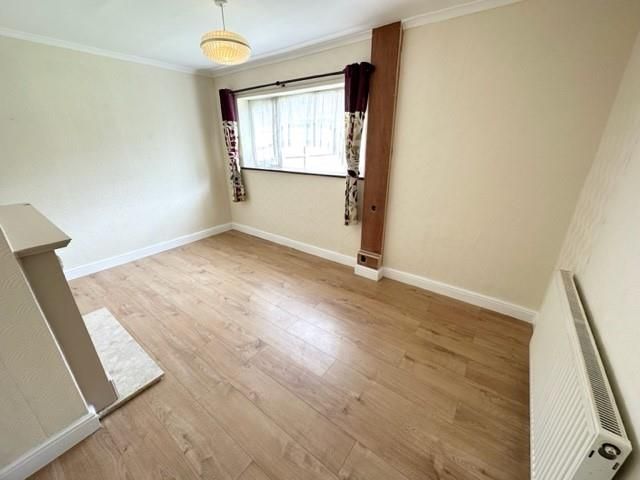 Property photo 3 of 13 Sitting/Dining Room