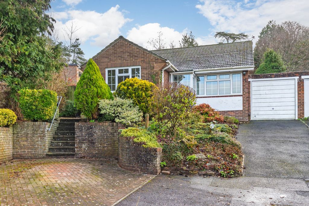 Property photo 1 of 8