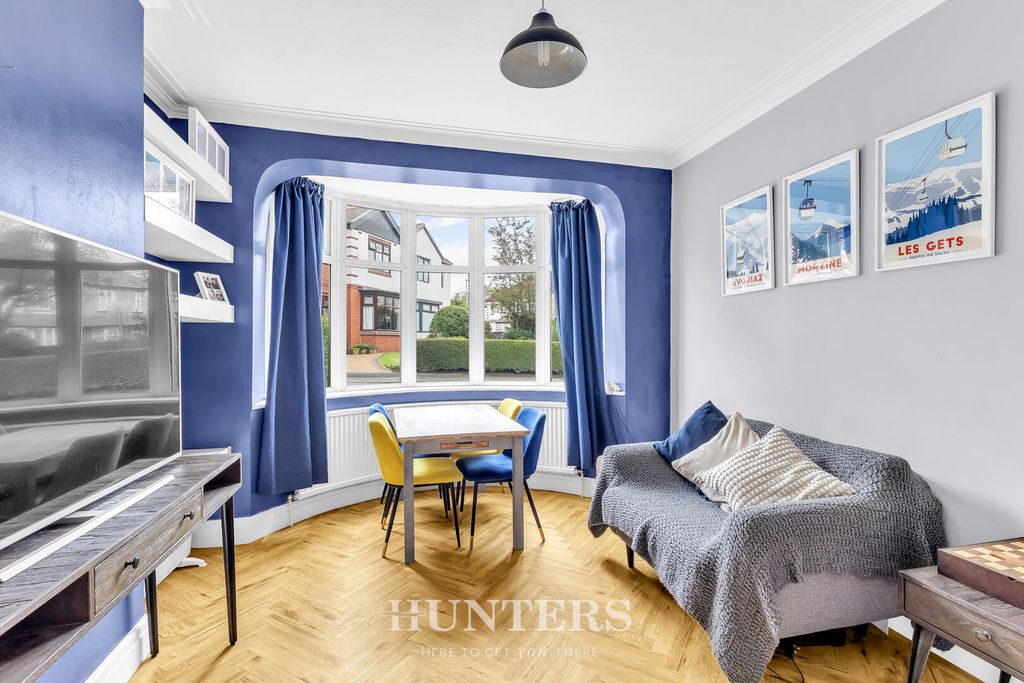 Property photo 3 of 20 Living Room