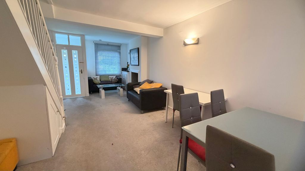 Property photo 3 of 7 Gallery