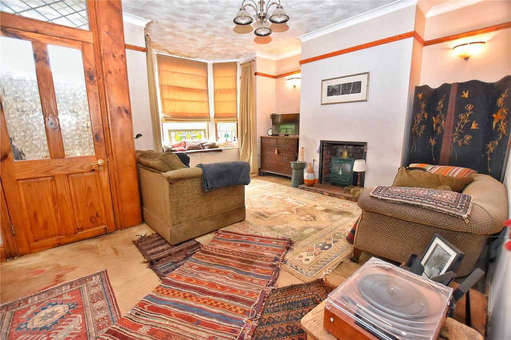 Property photo 2 of 15 Lounge