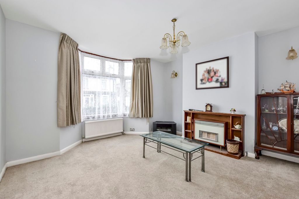 Property photo 2 of 22