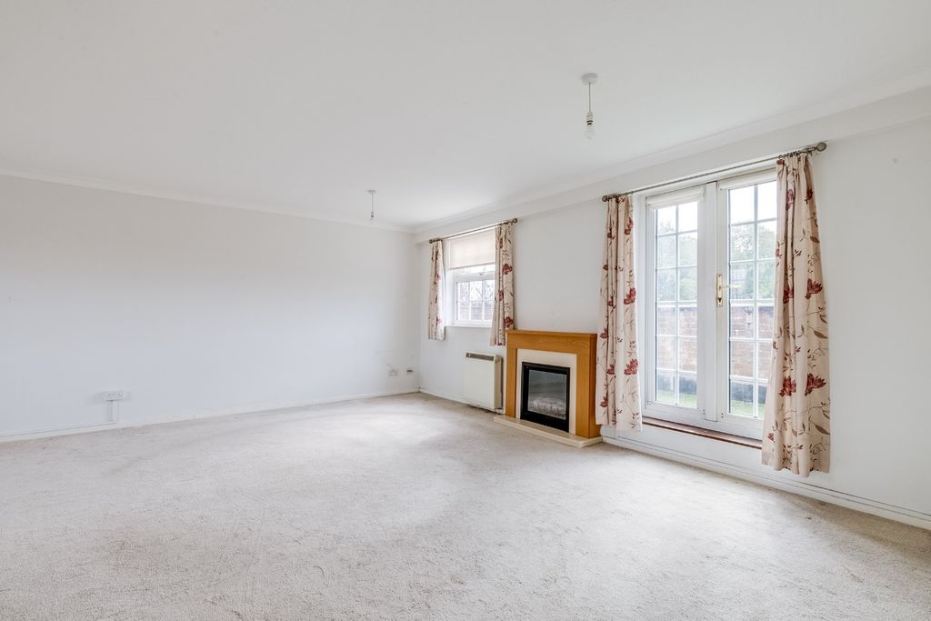 Property photo 2 of 24 4413272
