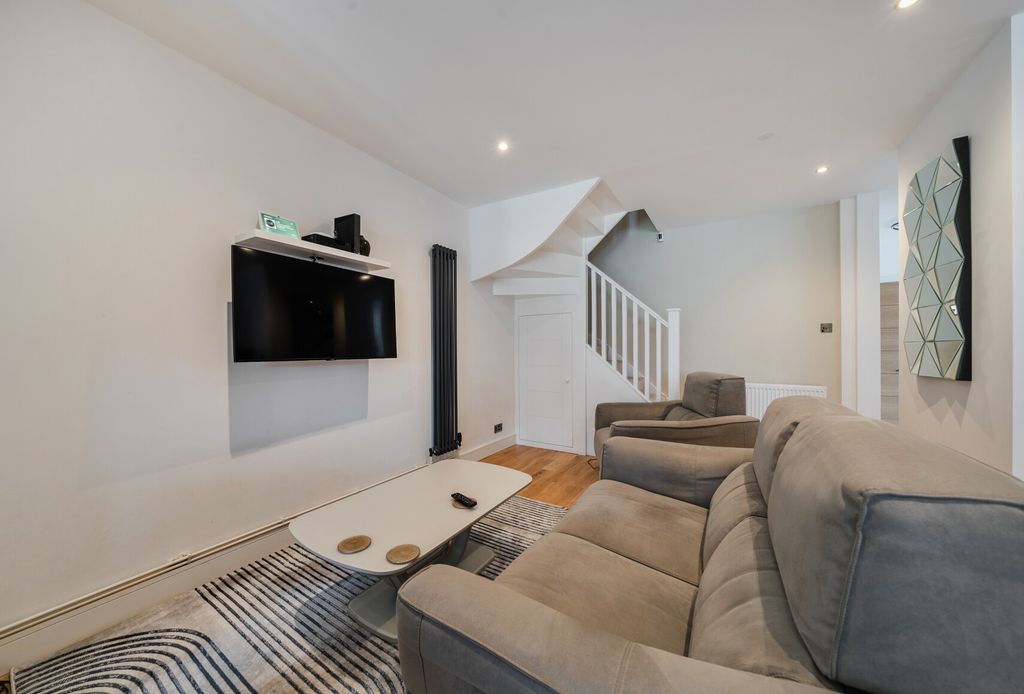 Property photo 3 of 14 1423520-10-69Aec0...