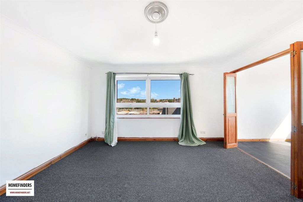 Property photo 2 of 16 Picture No. 03