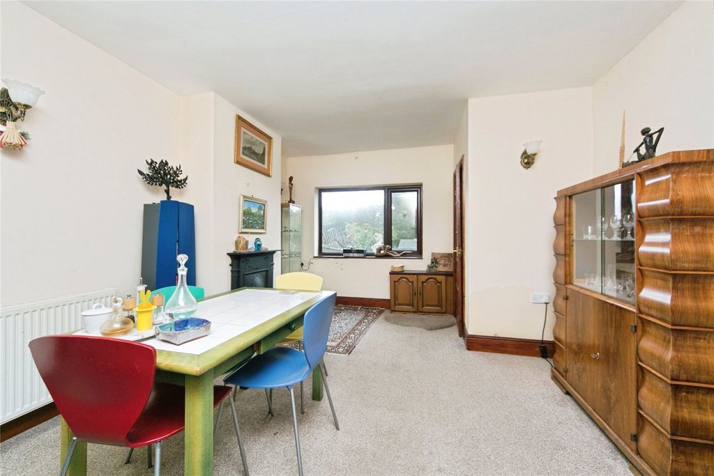 Property photo 3 of 21 Picture No. 18