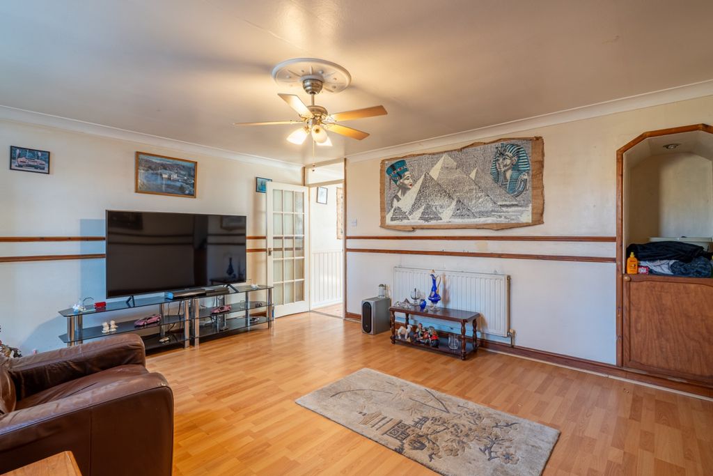 Property photo 3 of 20 3420484