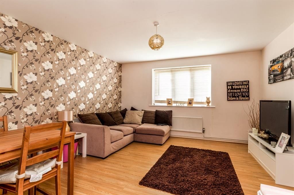 Property photo 3 of 9 Living Room