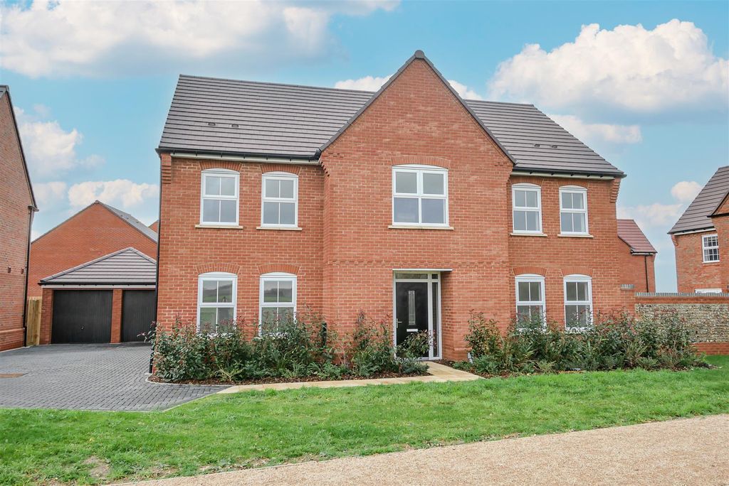 Property photo 1 of 28 Approach