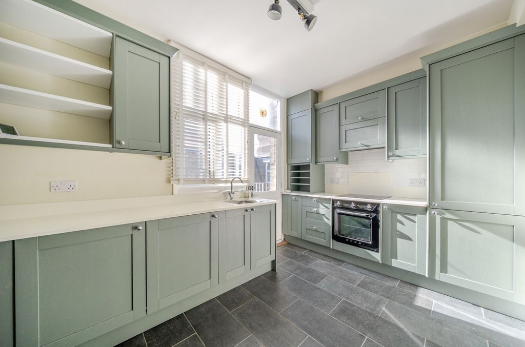 Property photo 2 of 11 1359924-7-68d5079...