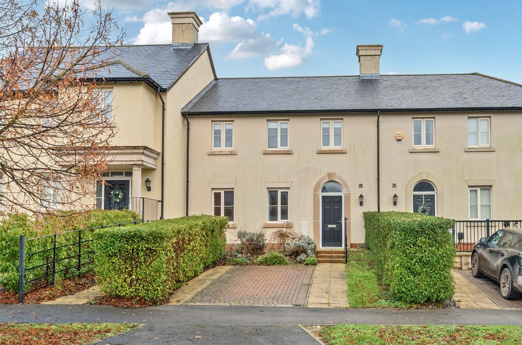 Property photo 1 of 16 1389082-1-693Aa64...