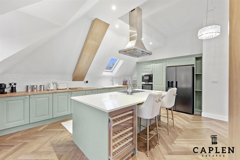 Property photo 3 of 28 4D4A5596.Jpg