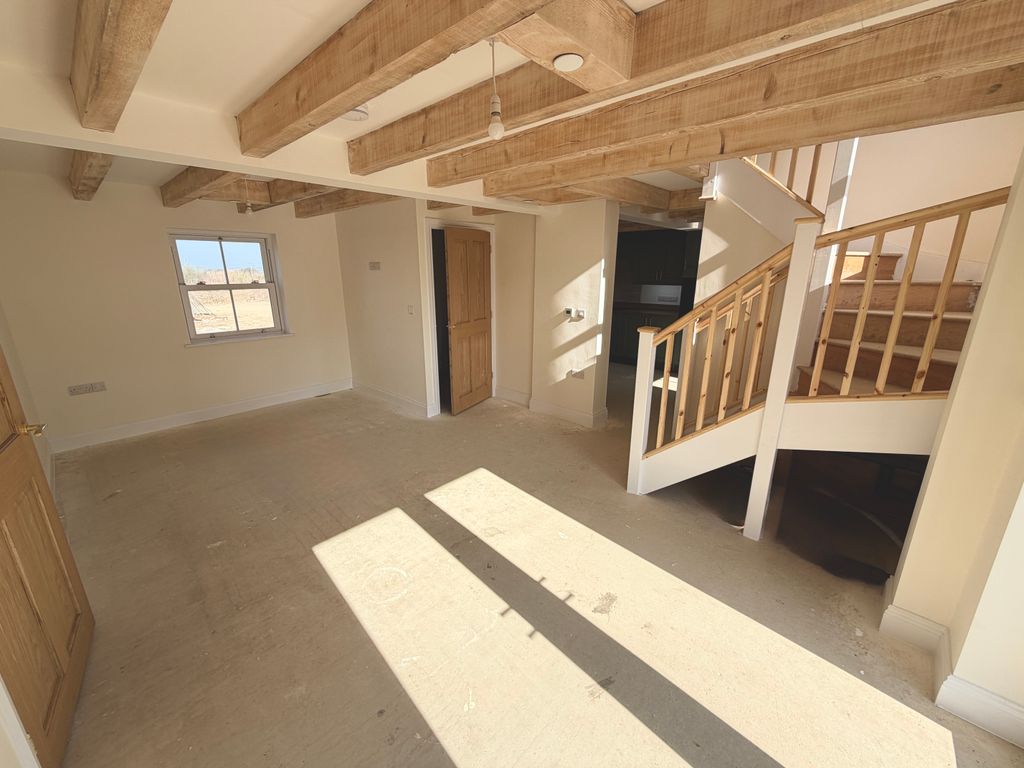 Property photo 2 of 19 Lounge/Diner