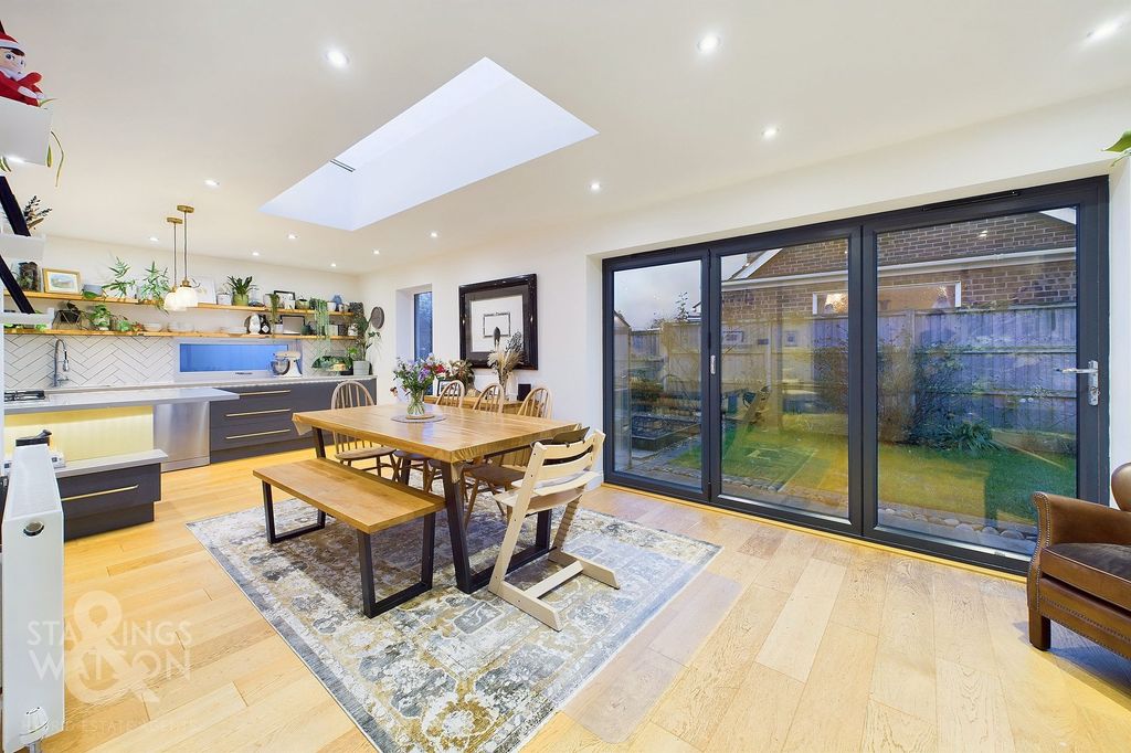 Property photo 2 of 22