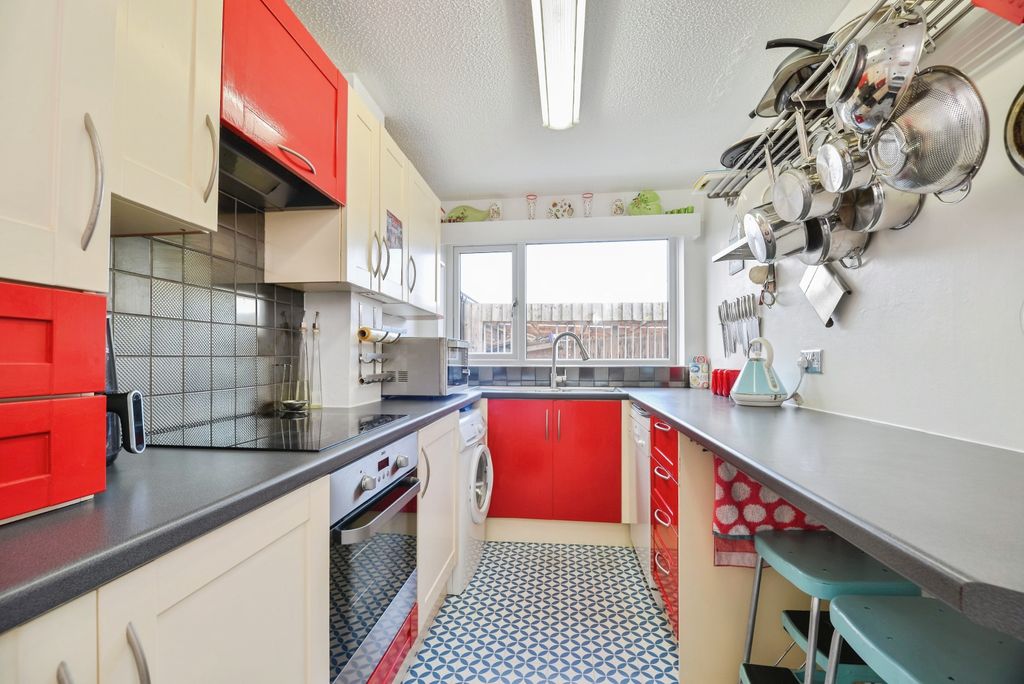Property photo 2 of 15 Kitchen