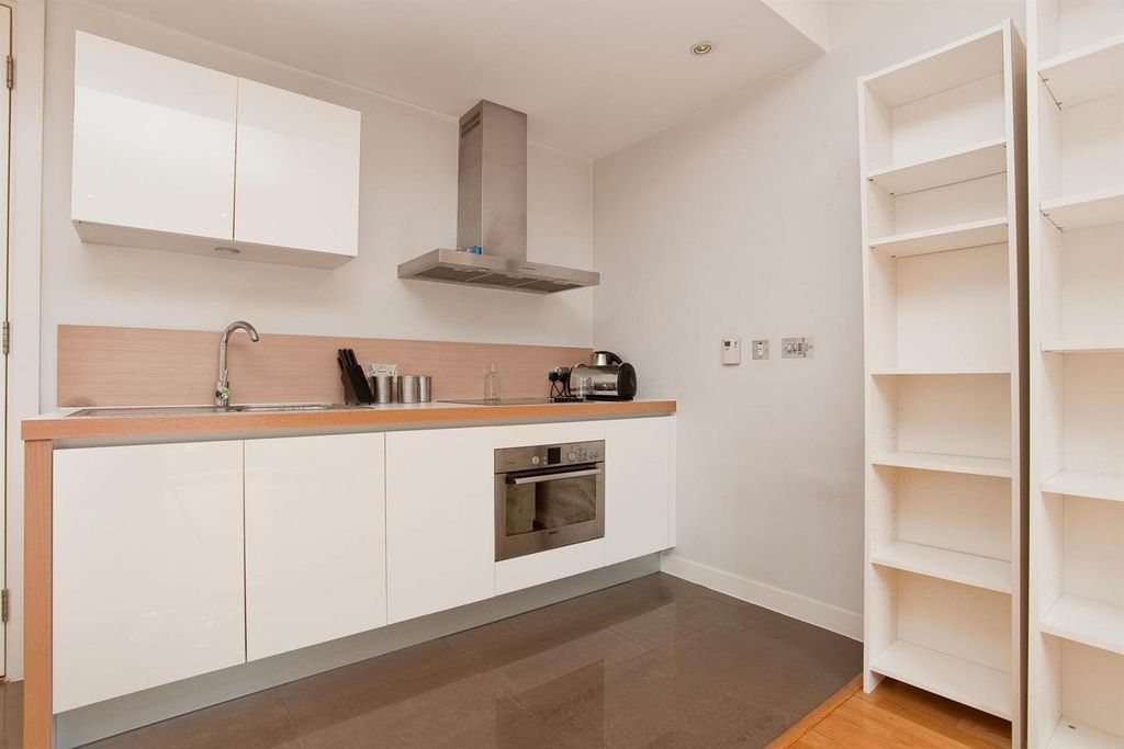 Property photo 3 of 13 Kitchen