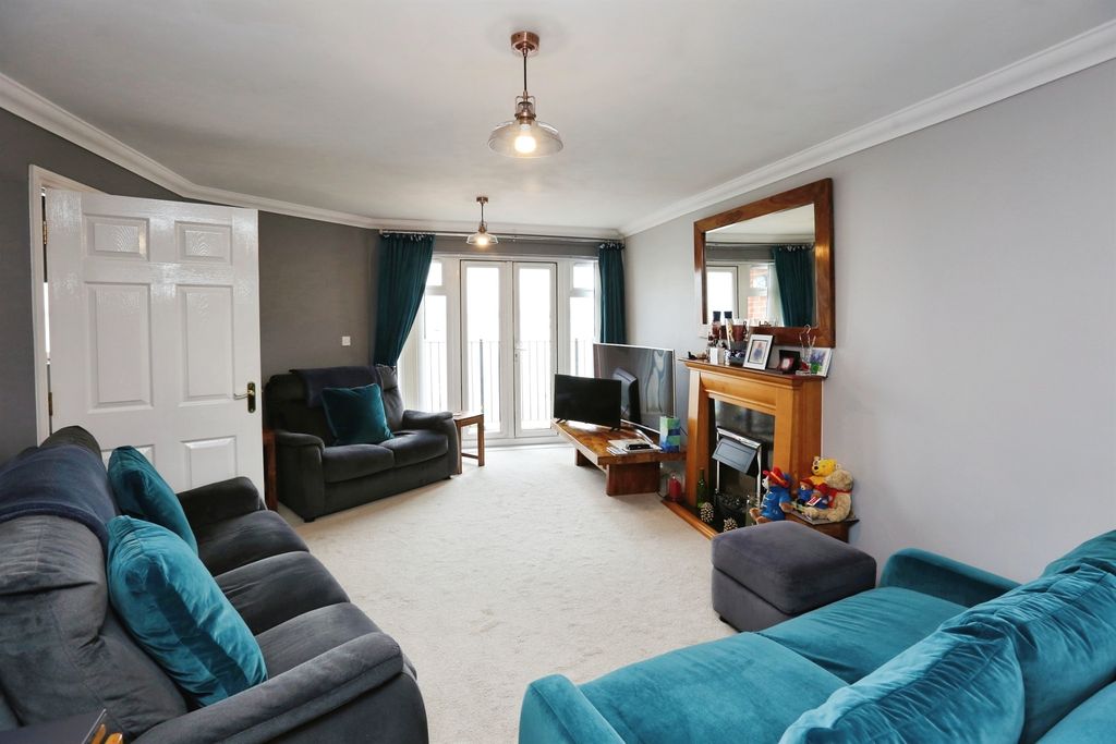 Property photo 3 of 16