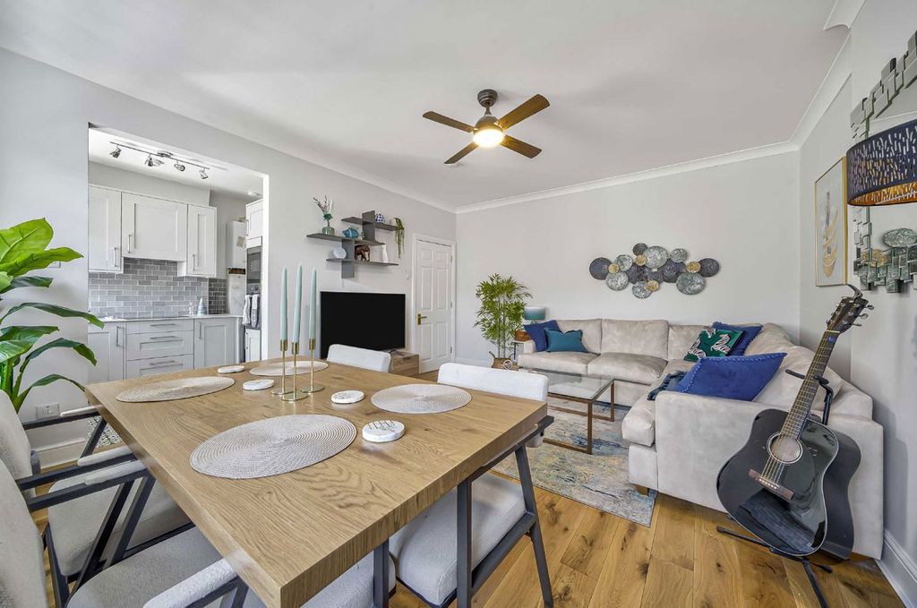 Property photo 3 of 6