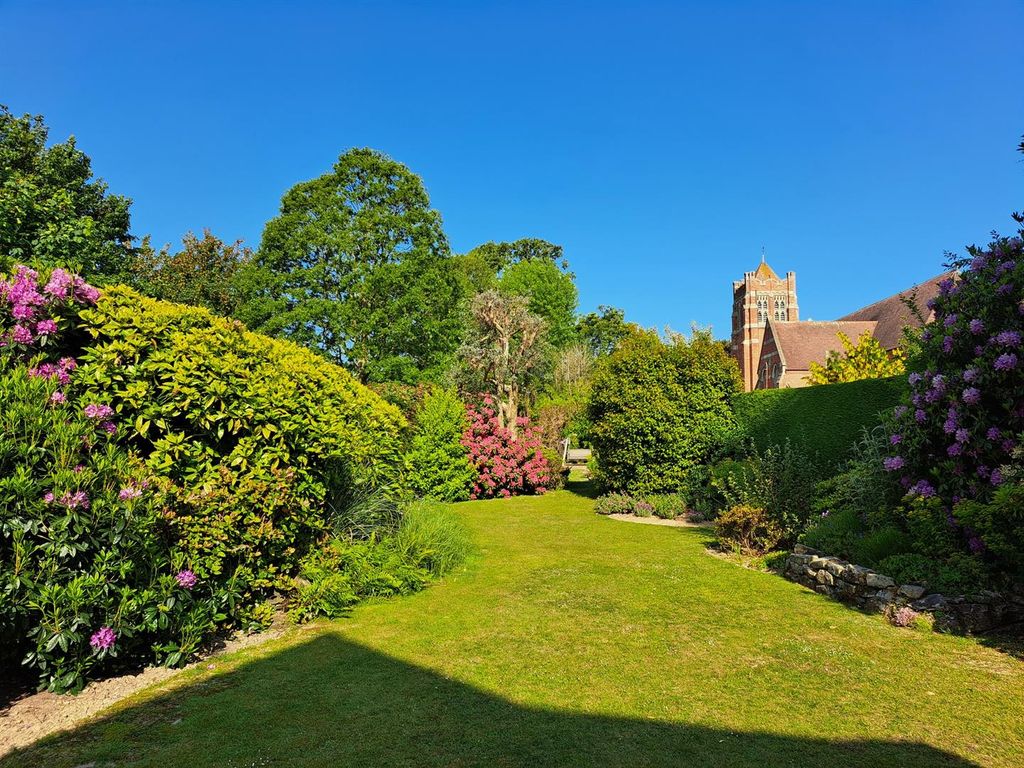 Property photo 2 of 34