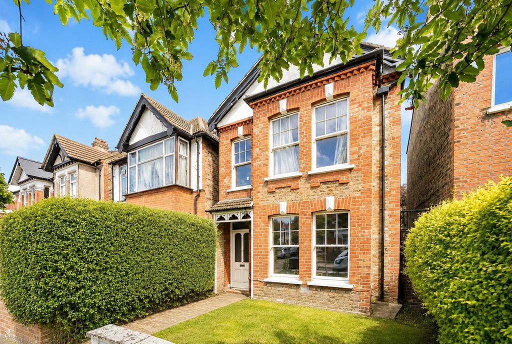 Property photo 1 of 8