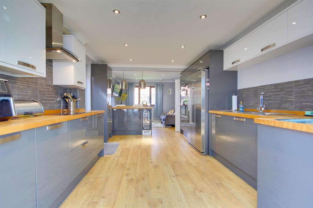 Property photo 2 of 27 Img_4558-Img_4560.Jpg