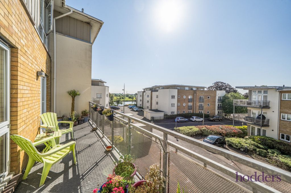 Property photo 2 of 21 A7F97B00-6Abd-45d...