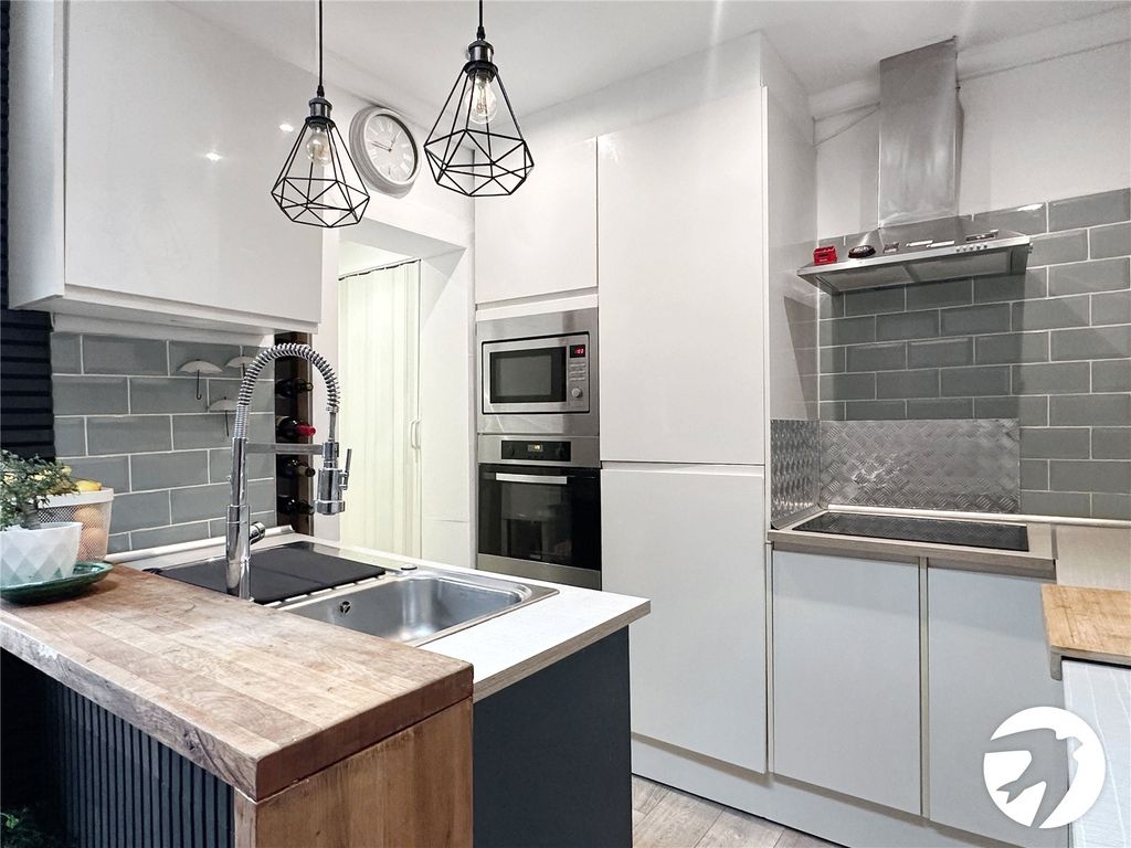 Property photo 2 of 16 Kitchen