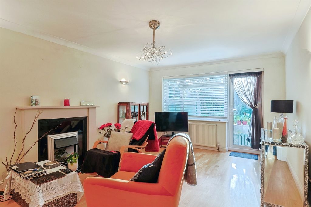 Property photo 2 of 19