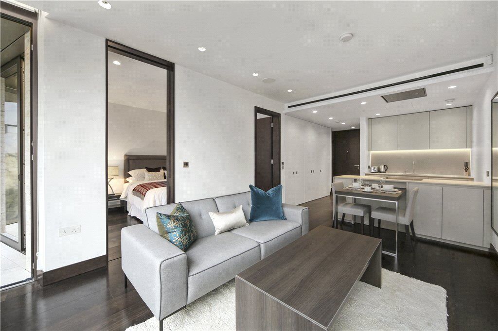Property photo 1 of 7 Kings Gate Walk