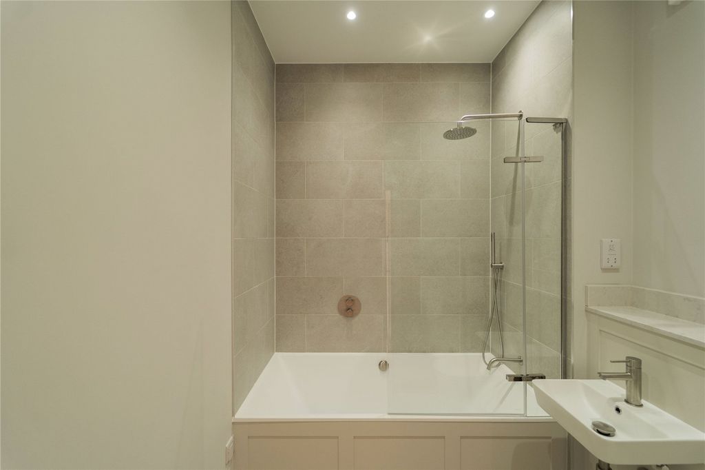 Property photo 3 of 22 Picture No. 28
