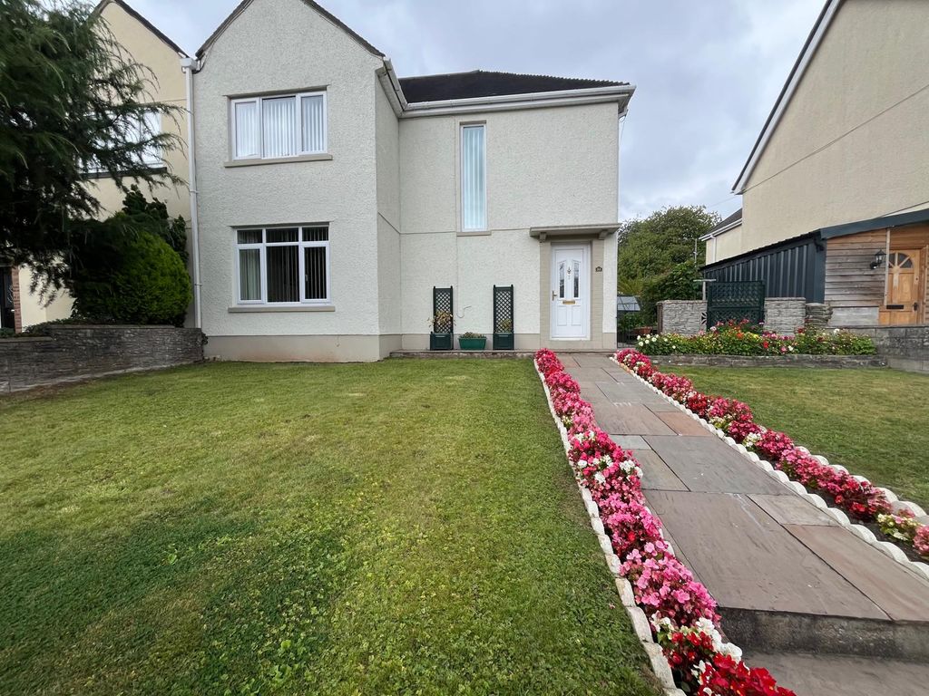 Property photo 3 of 31