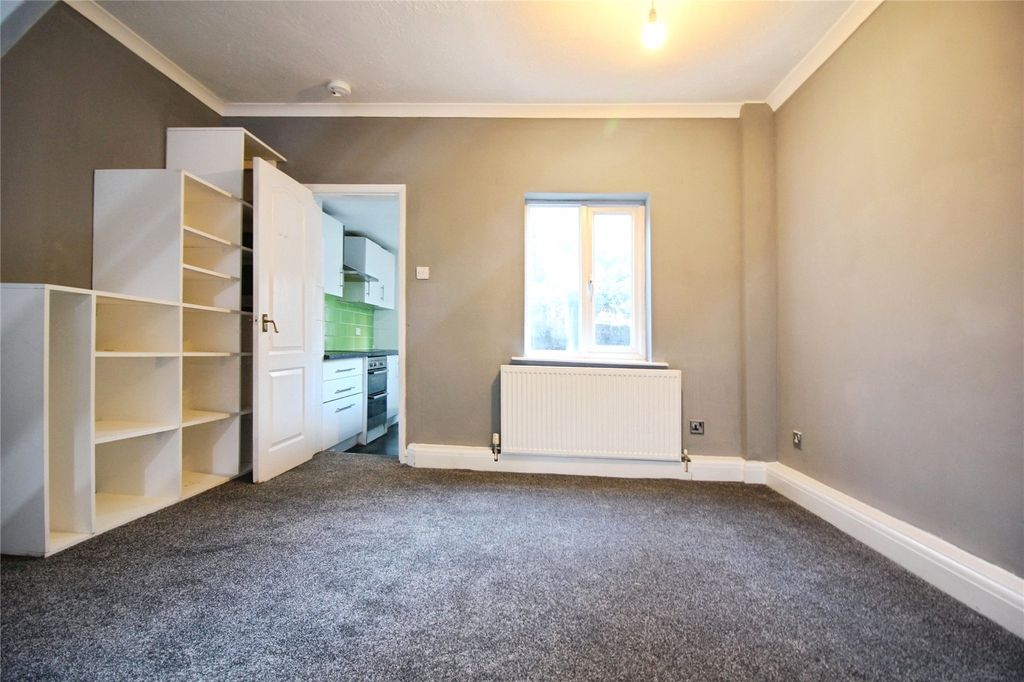 Property photo 3 of 13 Picture No. 15