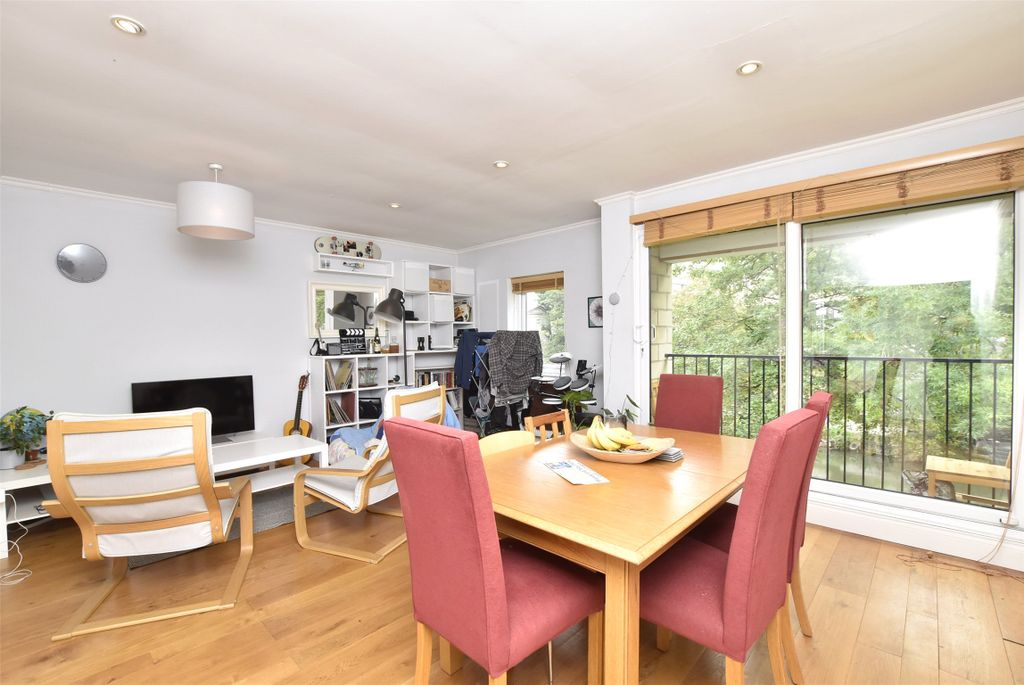 Property photo 2 of 11 Living Room