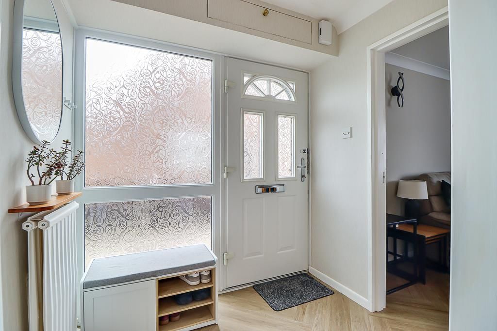Property photo 2 of 25 Entrance Hall