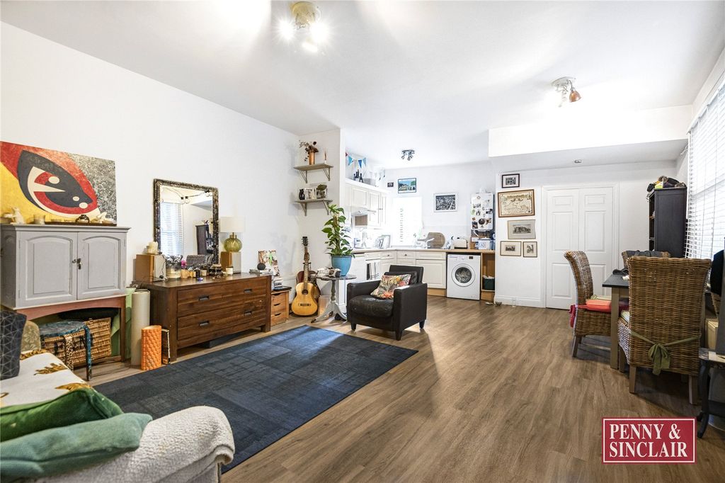 Property photo 1 of 4 Picture No. 10