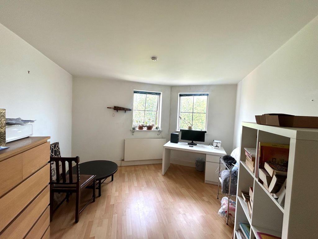 Property photo 3 of 4